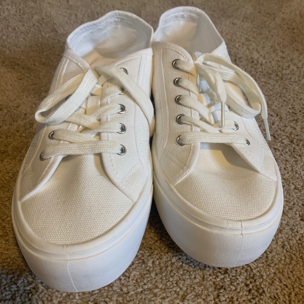 Madden girl sneakers 2 inch platform and comfy.